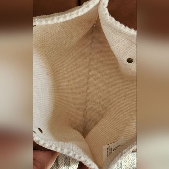 Handwoven Artisinal Tote Bag - Picture 6 of 10